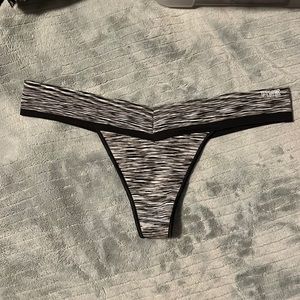 VS PINK Extra Low Rise Thong M